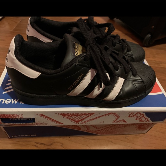 Adidas Superstar Shell-toe Casual Sneakers - Picture 8 of 8